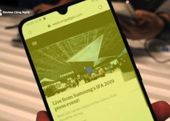 màn hình iphone 11 ám vàng
