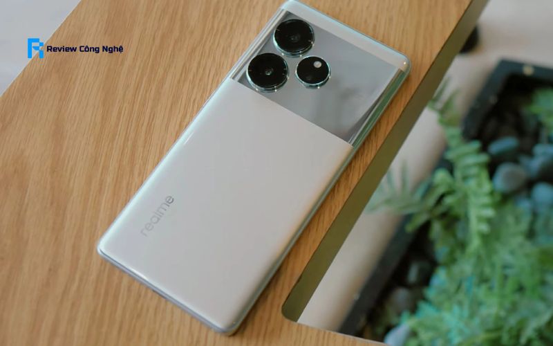 Theo bạn, có nên mua Realme GT 6 hay không?